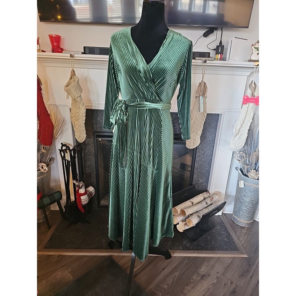 Maison Tara Dress Womens 4 Green Velour Midi Length Ribbed